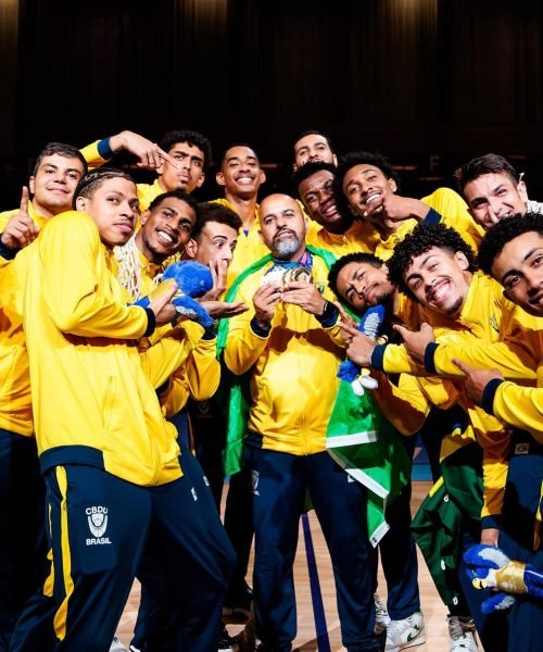 Então___Não sei nem como começar a falar sobre_ porque ainda não caiu a ficha do que eu vivi essas última semanas____Não consigo parar de chorar. O q_6